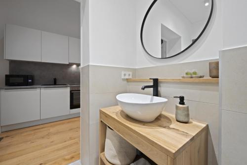 Schönbrunn Maison - Boutique 2 BR Residence in Viennas Greenest Quarter - by 4ty3 Apartments