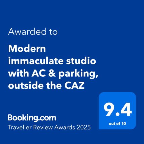 Modern immaculate studio with AC & parking, outside the CAZ photo 40