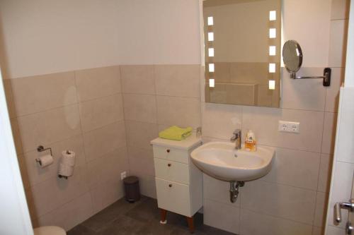 Wolfsjäger Worker Rooms - voll ausgestattete Gemeinschafts-Apartments mit Küche & Waschmaschine, nahe Linz
