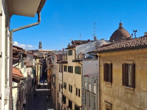 Cozy Studio Attic at Historical Centre of Florence 5 mins SMN and 7 Duomo