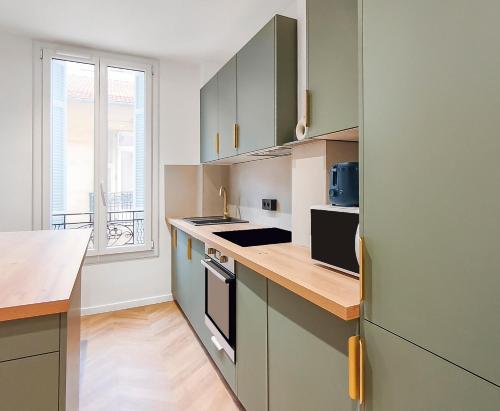 Le Cocon de Nice T2 une Chambre à coucher salon avec cuisine équiper Plage Terrasse