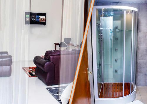 Koupelna v ubytování Premium HOTEL