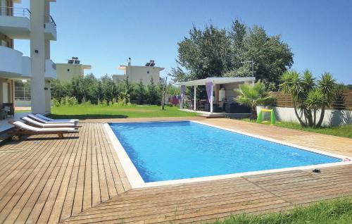 7 Bedroom Cozy Home In Preveza
