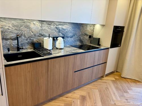 Foto Exclusive 2 Bedroom Apartment Trendy City Center, Large Terrace & Free Parking