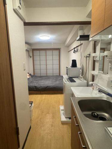 B&B 103 under the clear sky Go straight to Narita 8 minutes on foot from Kinshicho Station 1 minute on foot from Asakusa and Skytree 50 minutes from Disneyland 1 minute from Monopolis