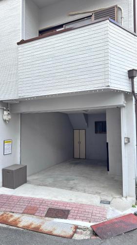 Funyado,Spacious 5BR Home,2 Bathrooms,3 Toilets,Private Garage,Direct KIX,Near USJ,Umeda & Foodie Hub