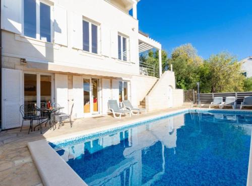 Spacious Villa Radevenjić with Outdoor Pool