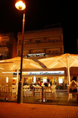 Εστιατόριο ή άλλο μέρος για φαγητό στο Hostal Santa Clara