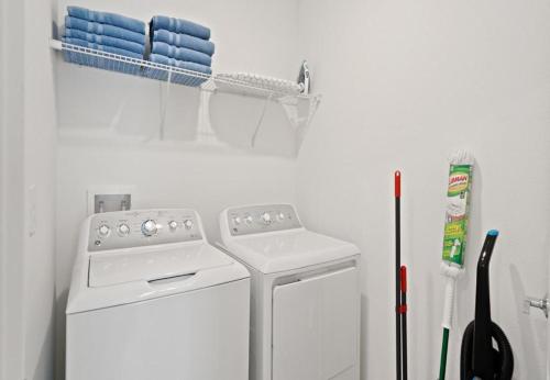 Lovely apartments 18 Minutes away from Disney! photo 79