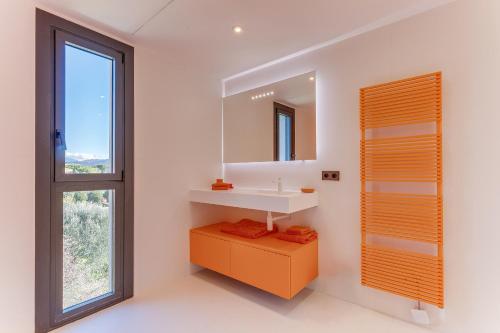Villa Alba VI4498 by Riviera Holiday Homes