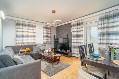 Penthouse in the Center - by Hosty