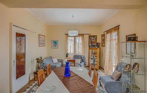 4 Bedroom Nice Home In Patra