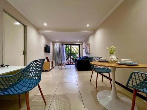 Oasis Apartment - Serene View for Work & Relaxing