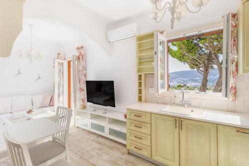 ĪKADE Mykonos