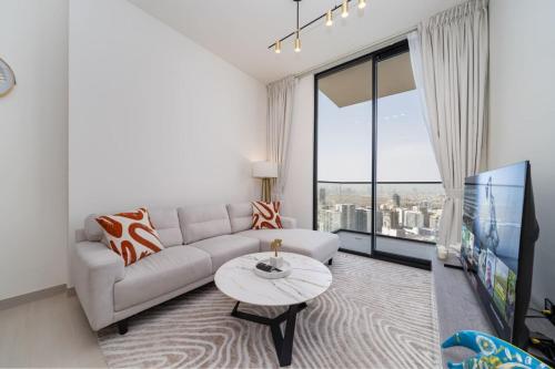 High Floor JVC 1BR Skyline Showstopper