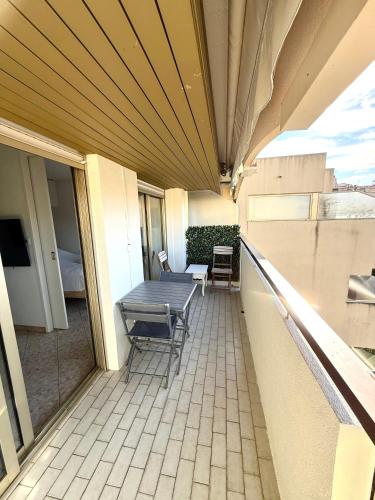 T2 avec terrasse, Gare Cannes & Croisette à pied photo 18