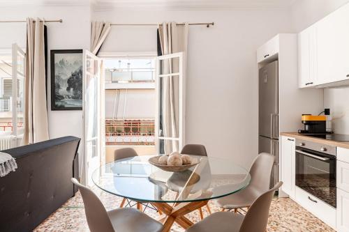 Køkken eller tekøkken på Cozy, Convenient & Athens