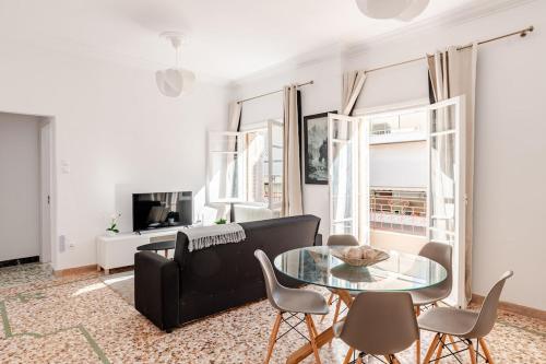 Cozy, Convenient & Athens