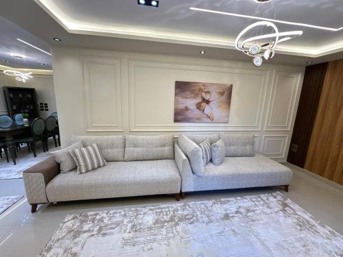 شقه فندقيه في القاهره luxury 4bedroom for daily or monthly rent in Cairo