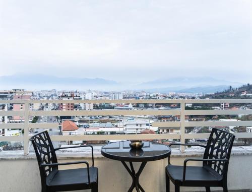 Luxury City View Apartments with Balcony & Kitchen & Fast Wi-Fi