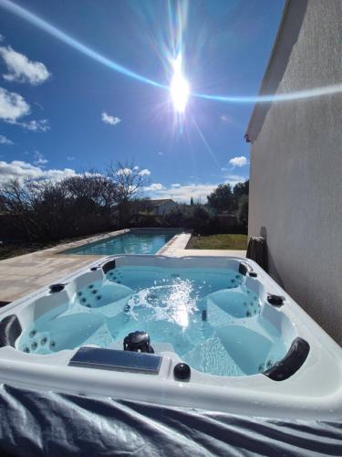 Villa neuve avec piscine,Jacuzzi aux portes du Verdon