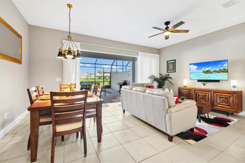Cozy Disney Themed Townhouse 4BR Private Pool at Festival Resort photo 4