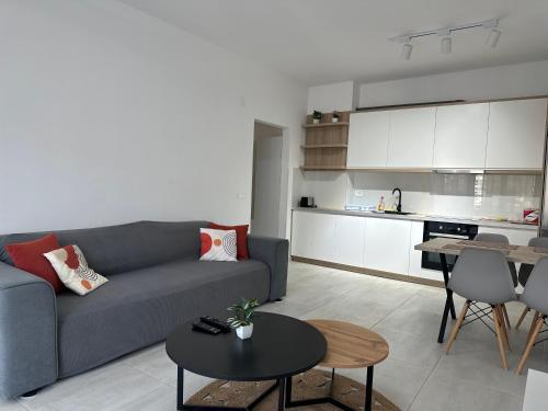 Comfy Apartment - Saranda Terraces