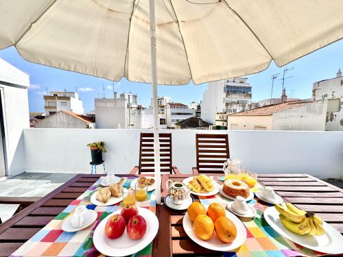 Laila Summer Escape by GT House
