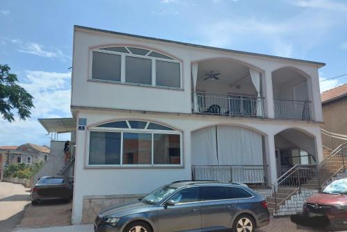 Apartments with parking space Pirovac, Sibenik - 25146