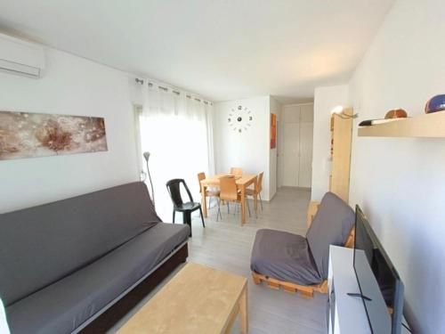 Studio Centre Historique de Roses à 50m de la Plage avec Terrasse et Wi-Fi Gratuit