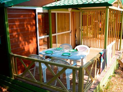 Chalet cosy avec terrasse - 1 chambre, 2 personnes - API-1-52-804
