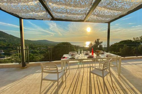 Villa Between Beaches And Hilltop Villages