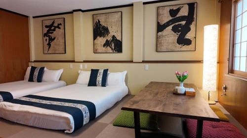 JIA Kaei Osaka 嘉奕 3-Story Modern Japanese-Style Luxury Holiday Villa Elevator Terrace 3 Bedrooms Sleeps Up to 11-12 Guests