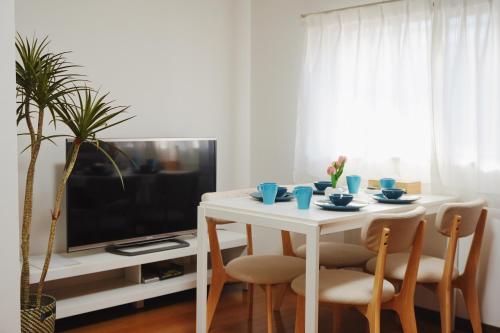 JIA Kaei Osaka 嘉奕 3-Story Modern Japanese-Style Luxury Holiday Villa Elevator Terrace 3 Bedrooms Sleeps Up to 11-12 Guests