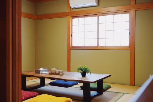 JIA Kaei Osaka 嘉奕 3-Story Modern Japanese-Style Luxury Holiday Villa Elevator Terrace 3 Bedrooms Sleeps Up to 11-12 Guests