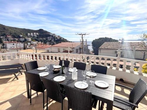 Maison Individuelle avec Jardin Privé et Terrasse à 300m de la Plage de Canyelles Petites, Roses