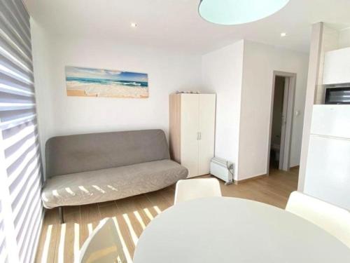 Bel appartement rénové en bord de plage avec parking privé à Roses