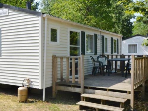 Mobil-home confortable avec terrasse pour 6 personnes - API-1-52-1246