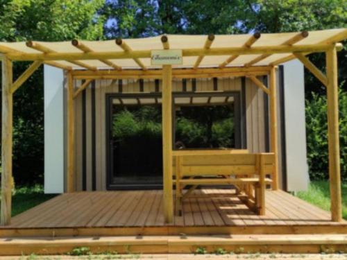 Mobil-home cosy avec terrasse pour 2 personnes - API-1-52-1274