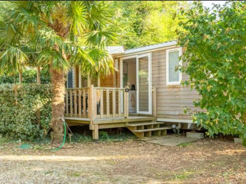 Mobil-home avec terrasse, 3 chambres, pour 6 personnes - API-1-52-1334