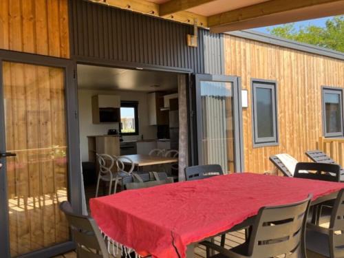 Mobil home 6 pers à Dolus-d'Oléron avec terrasse - API-1-52-1538