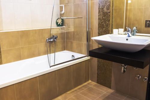 Un baño de Giotis Boutique Hotel