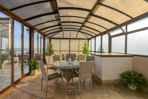 Φωτογραφία από το άλμπουμ του Sunny Castle Hotel - All Inclusive, Beach and Free parking σε Kranevo