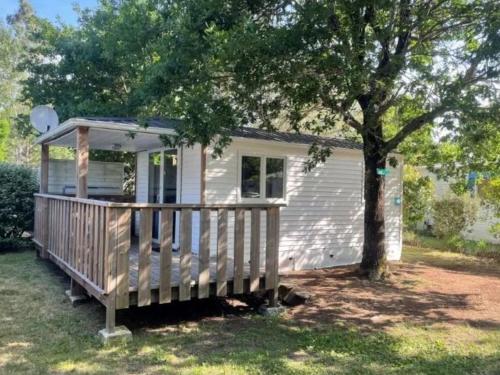 Mobil-Home Confortable avec Terrasse pour 4 Pers. - API-1-52-1634
