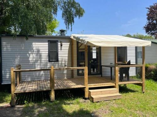 Mobil-home avec terrasse - 6 pers - API-1-52-1652