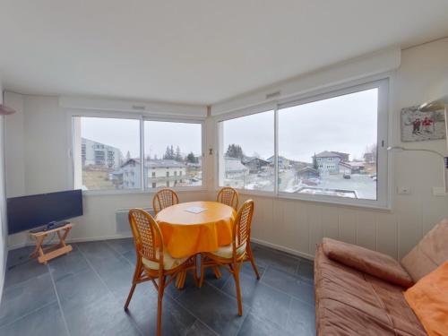 Appartement cosy avec loggia au cœur du Jura - FR-1-834-20