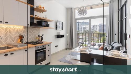 Free housekeeping visits during your stay - StayShort - Modern Dubai Hills Apartment Great Pool Sleeps 4