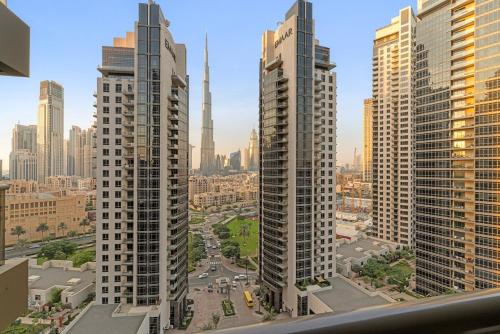 FIRST CLASS Studio Iconic Burj Khalifa View