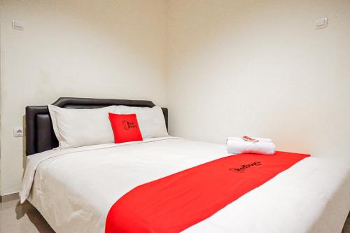 RedDoorz near Ambarrukmo Plaza Mall