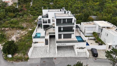 Luxurious Sea-View 2BR Apartment with Private Pool-Villa Quadris-Crikvenica
